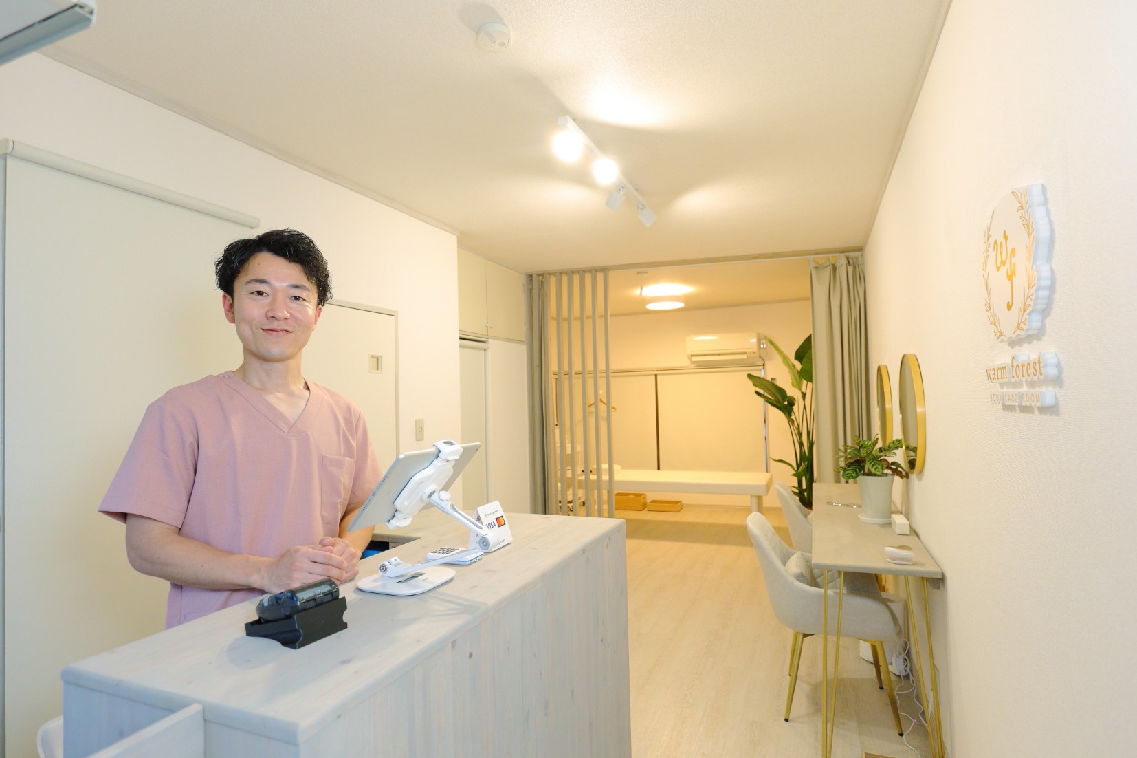 運営会社の内観